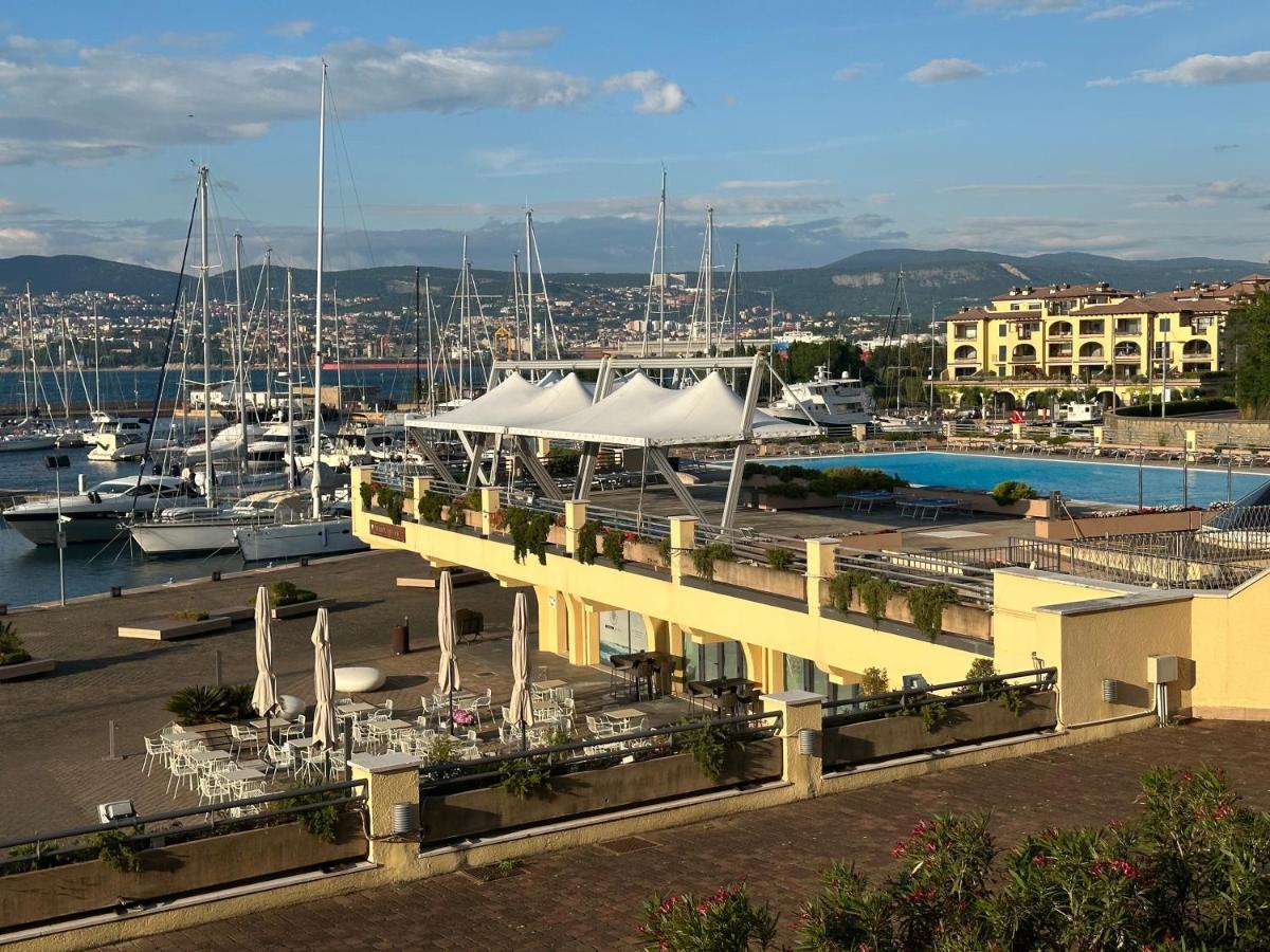 Al Porticciolo Apartment Muggia Bagian luar foto